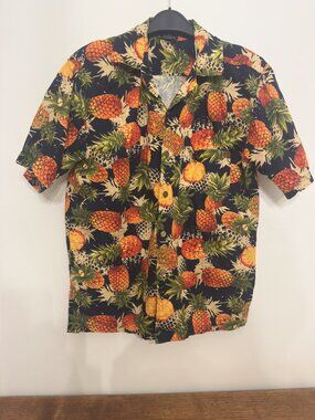 LIKE NEW MEN'S HAWAIIAN SHIRT PINEAPPLE DESIGN SIZE XL 100% COTTON